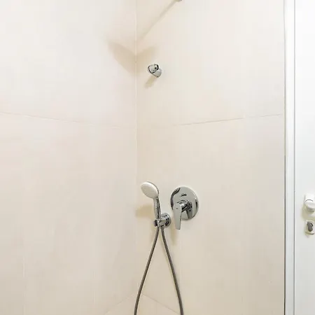 Asparuh 1br In The Great Center بلوفديف